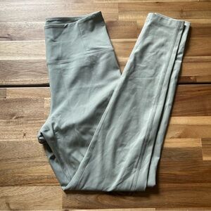 Medium compressive legging - light sage green